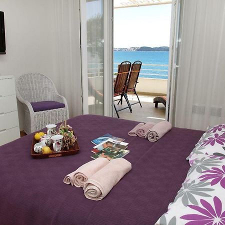 Gem Of The Sea Luxury Beach Apartment With Brand New Heating Infinity Pool トロギール エクステリア 写真