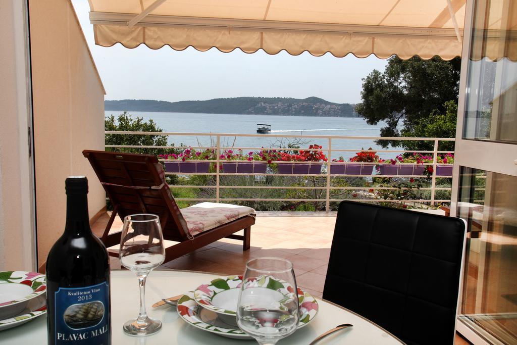 Gem Of The Sea Luxury Beach Apartment With Brand New Heating Infinity Pool トロギール エクステリア 写真