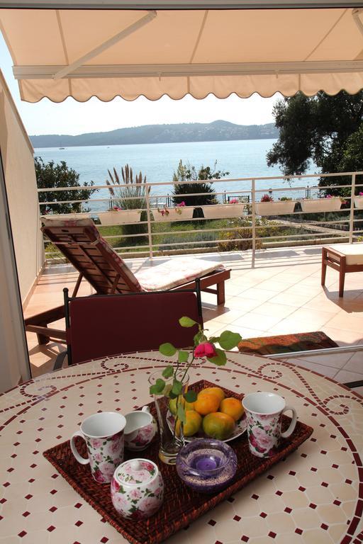 Gem Of The Sea Luxury Beach Apartment With Brand New Heating Infinity Pool トロギール エクステリア 写真