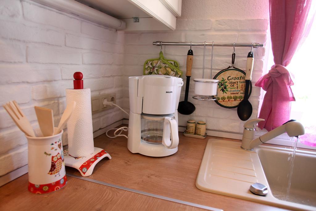 Gem Of The Sea Luxury Beach Apartment With Brand New Heating Infinity Pool トロギール エクステリア 写真