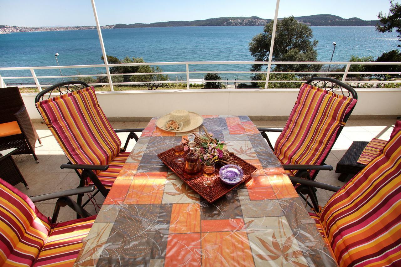 Gem Of The Sea Luxury Beach Apartment With Brand New Heating Infinity Pool トロギール エクステリア 写真