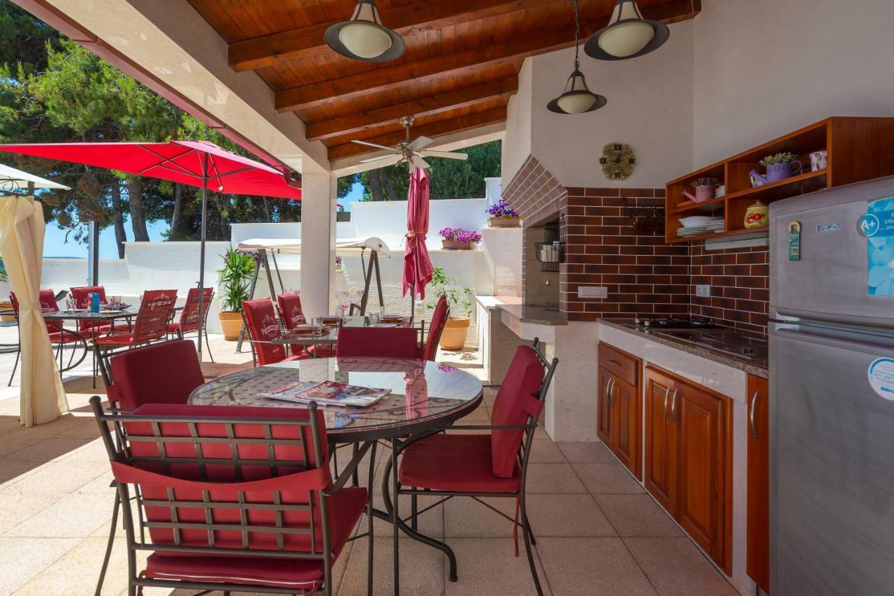 Gem Of The Sea Luxury Beach Apartment With Brand New Heating Infinity Pool トロギール エクステリア 写真