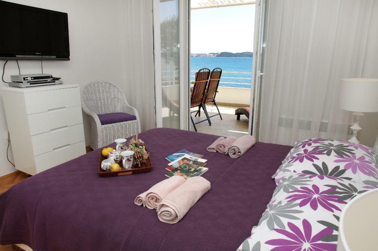 Gem Of The Sea Luxury Beach Apartment With Brand New Heating Infinity Pool トロギール エクステリア 写真