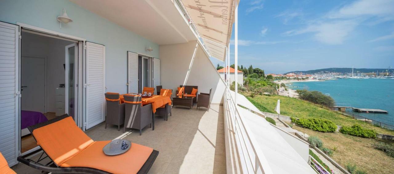 Gem Of The Sea Luxury Beach Apartment With Brand New Heating Infinity Pool トロギール エクステリア 写真